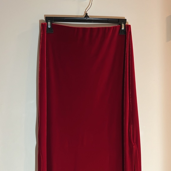 Red Velvet skirt - Picture 6 of 9